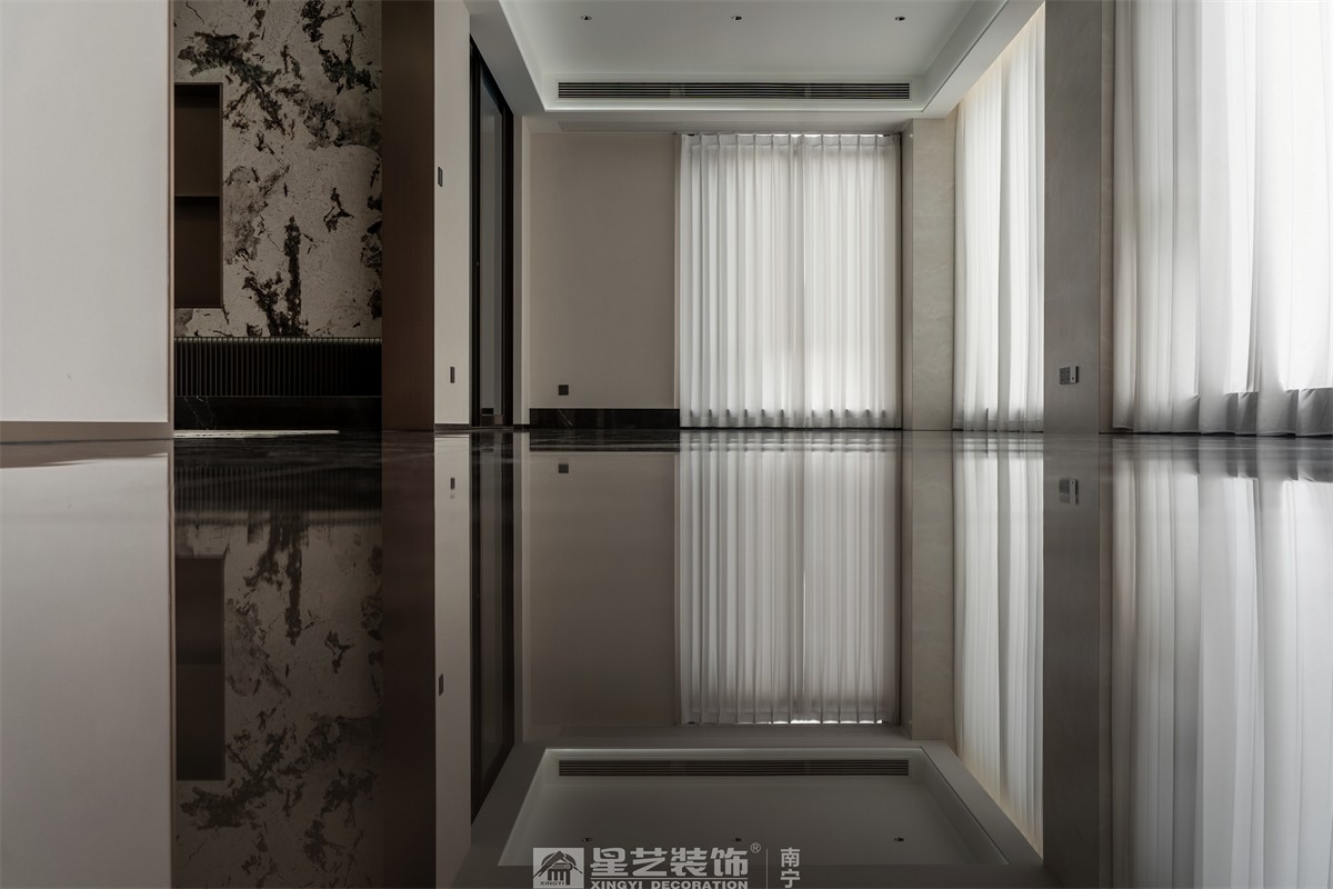 保利君悦湾200平轻奢阳台装修完工实景图