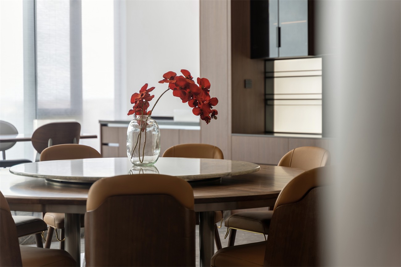 嘉和城依云湾800平现代轻奢餐厅装修完工实景图