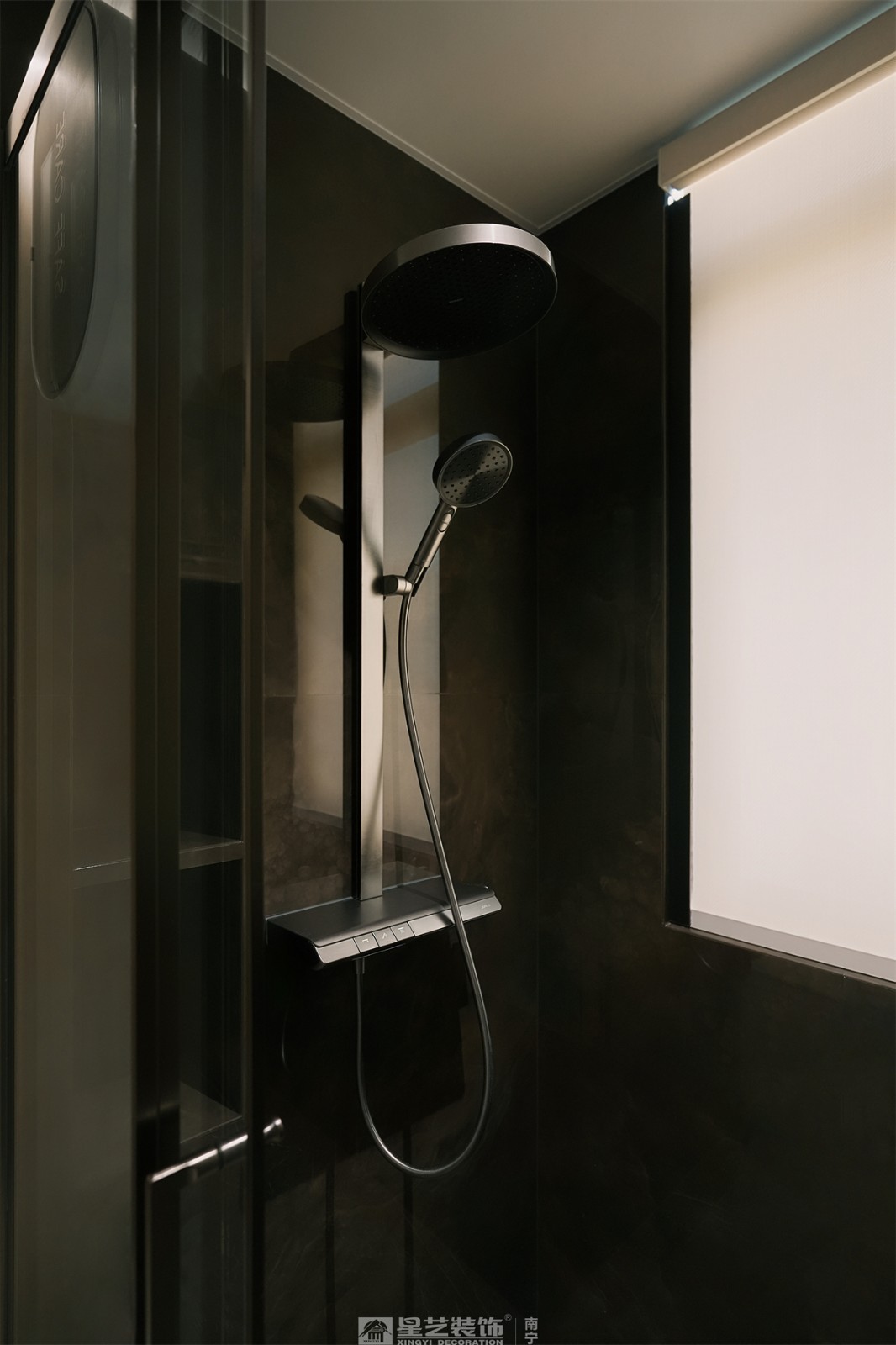 保利君悦湾200平轻奢卫生间装修完工实景图