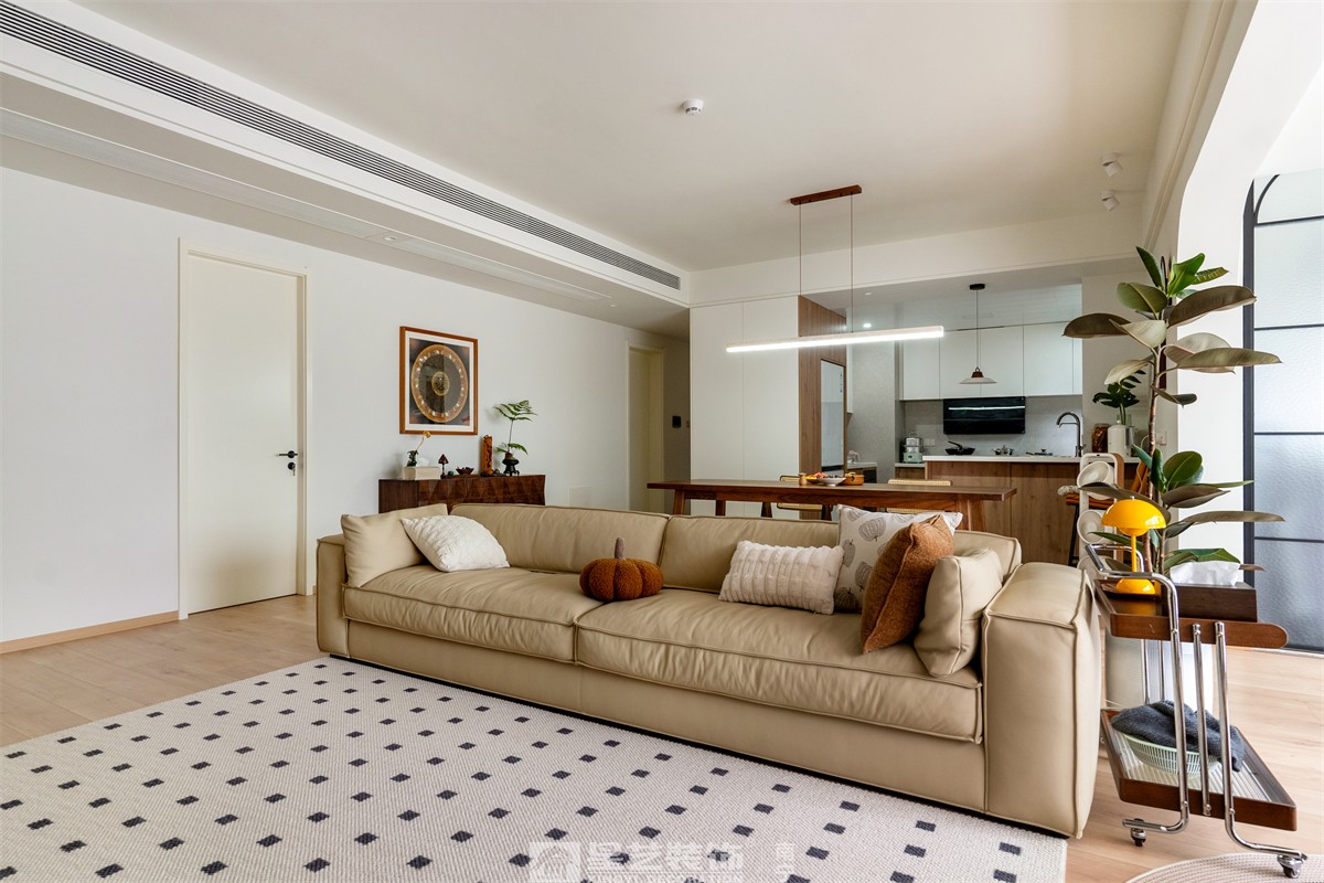 金科博翠山180平中古风装修客厅完工实景图