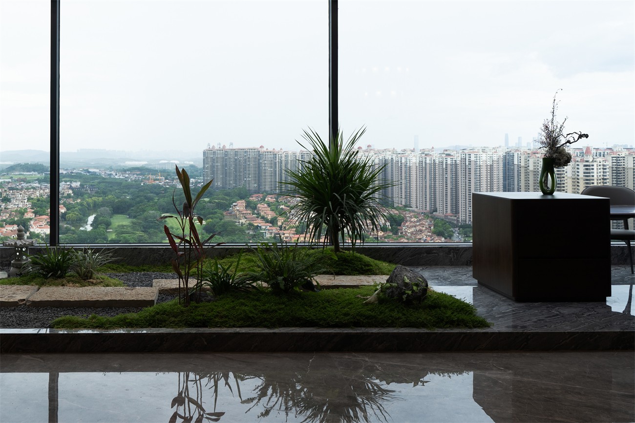 嘉和城依云湾800平现代轻奢阳台装修完工实景图