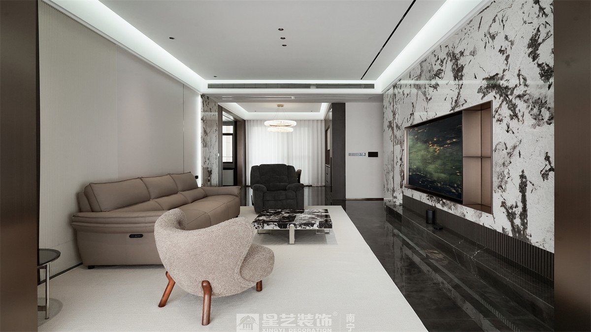 保利君悦湾200平轻奢客厅装修完工实景图