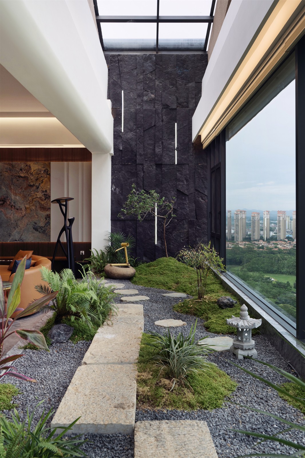 嘉和城依云湾800平现代轻奢阳台装修完工实景图