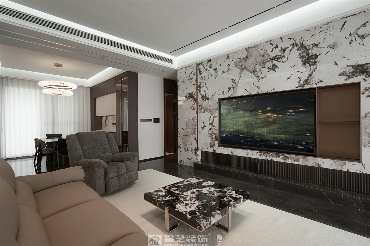 保利君悦湾200平轻奢客厅装修完工实景图