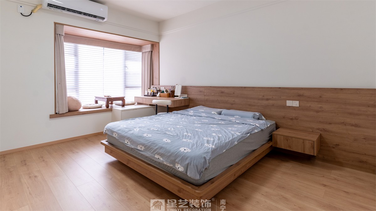 金科博翠山180平中古风装修卧室完工实景图