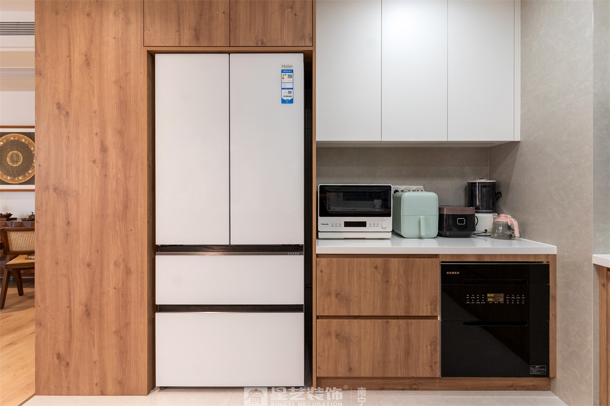 金科博翠山180平中古风装修厨房完工实景图