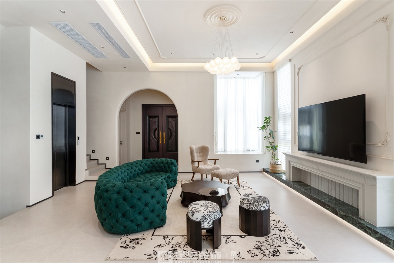 盛世江山300平中古风客厅装修完工实景图