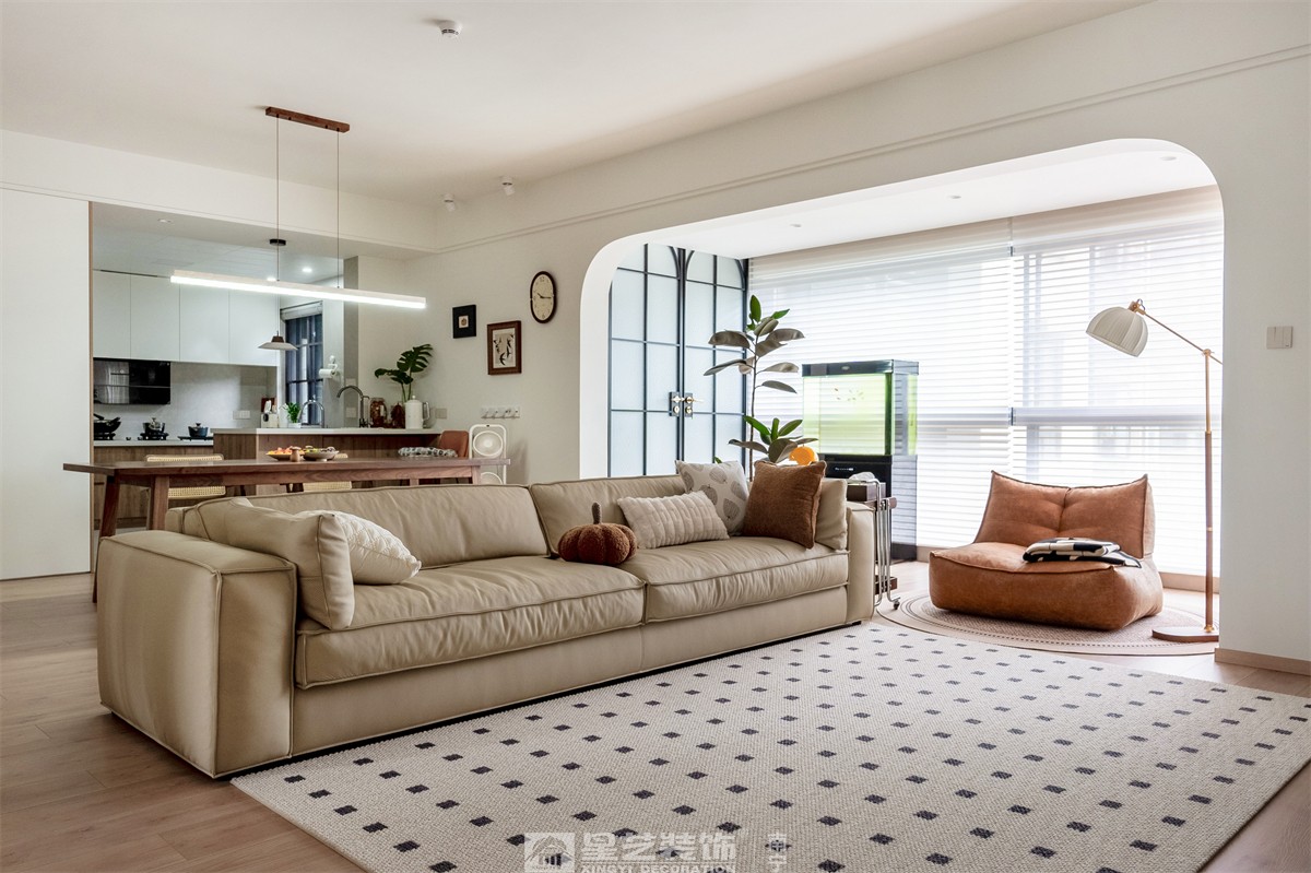 金科博翠山180平中古风装修客厅完工实景图