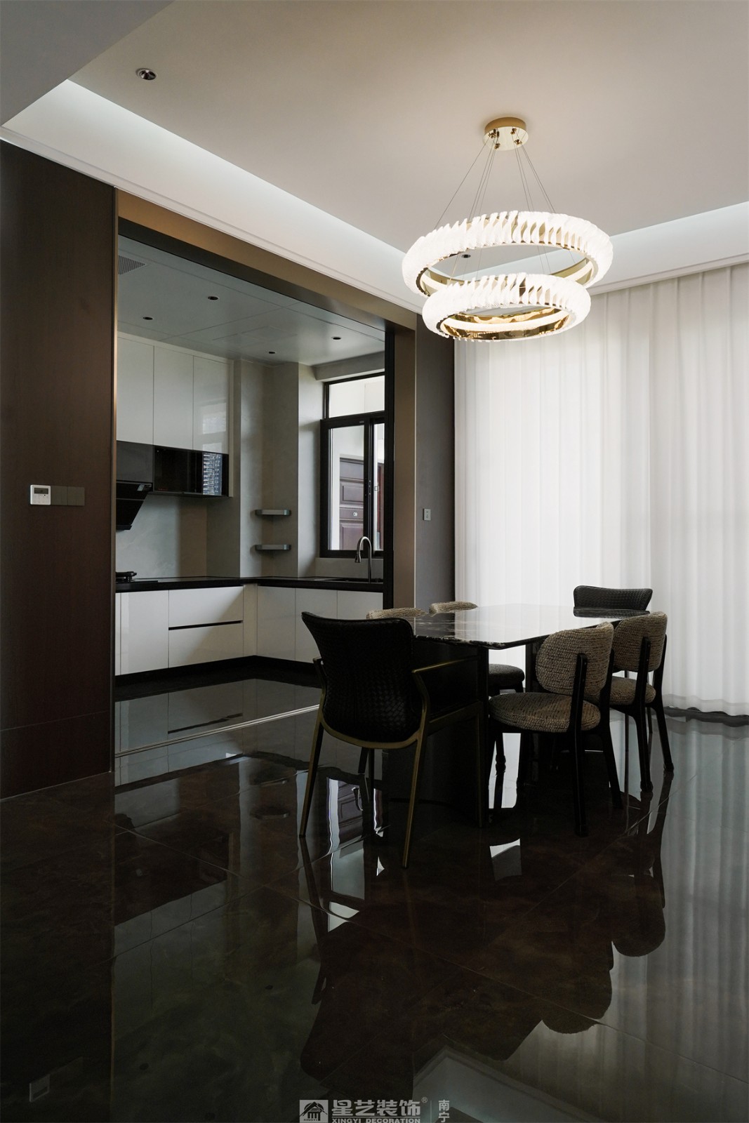 保利君悦湾200平轻奢餐厅装修完工实景图