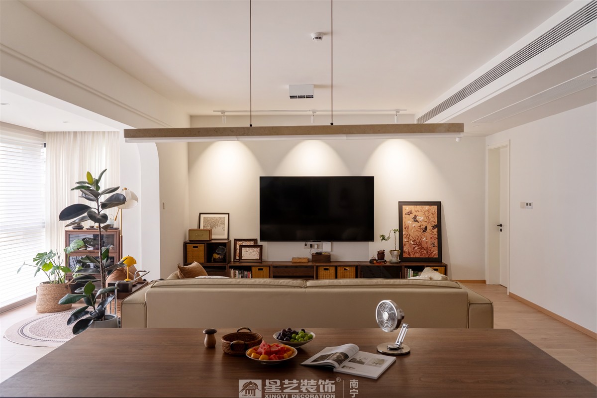 金科博翠山180平中古风装修客厅完工实景图