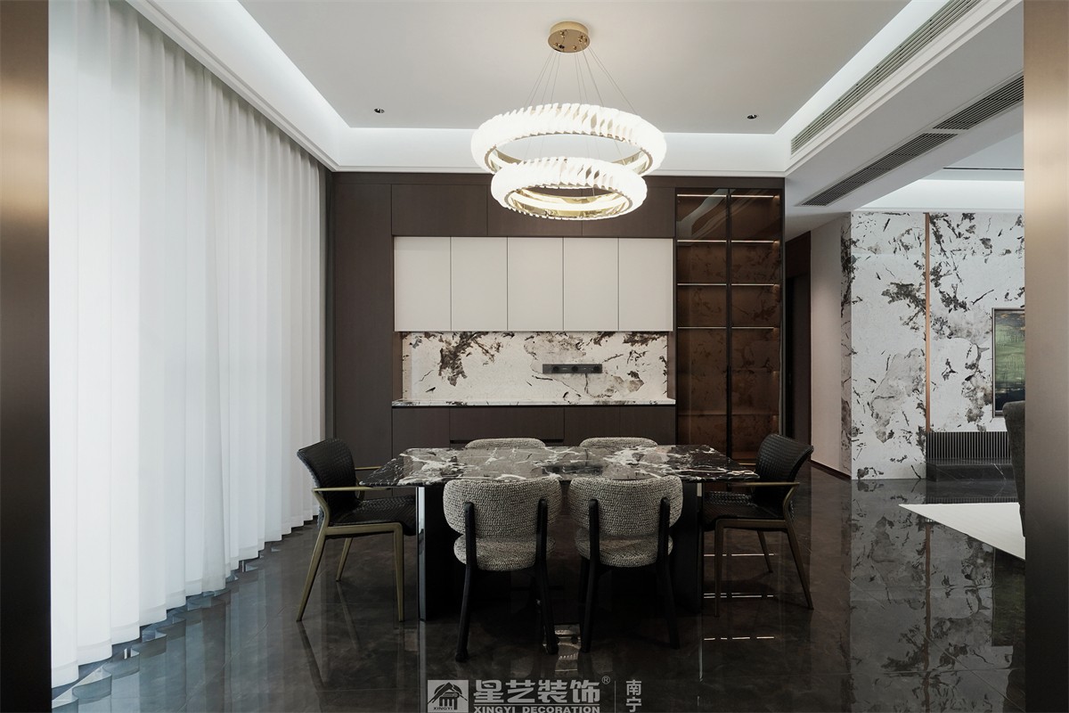 保利君悦湾200平轻奢餐厅装修完工实景图