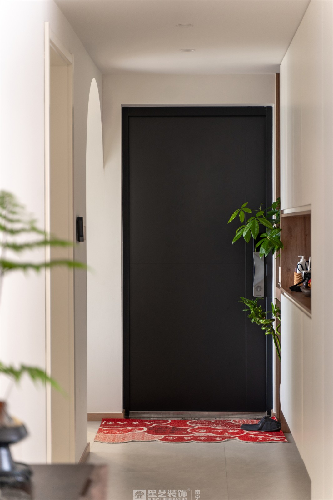 金科博翠山180平中古风装修入户完工实景图