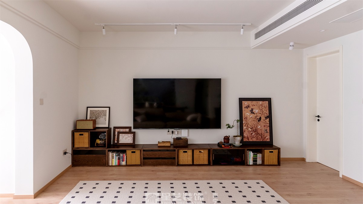 金科博翠山180平中古风装修客厅完工实景图