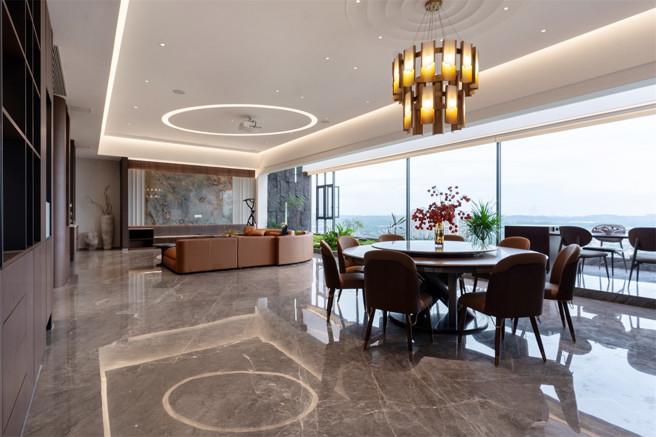 嘉和城依云湾800平现代轻奢客厅装修完工实景图