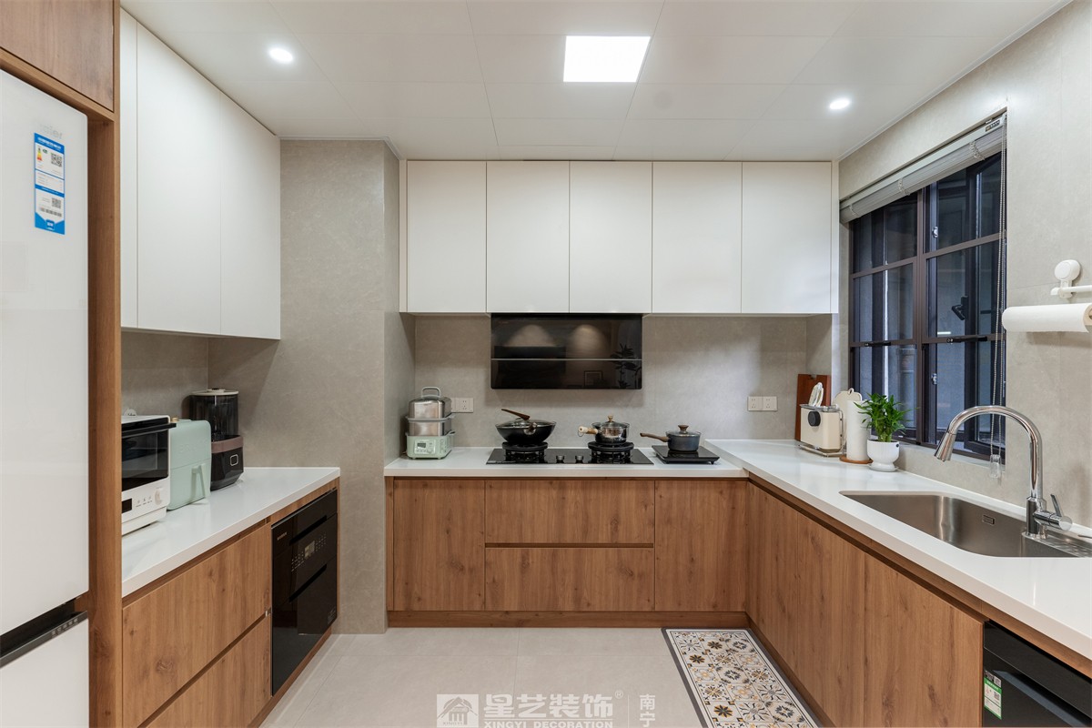 金科博翠山180平中古风装修厨房完工实景图