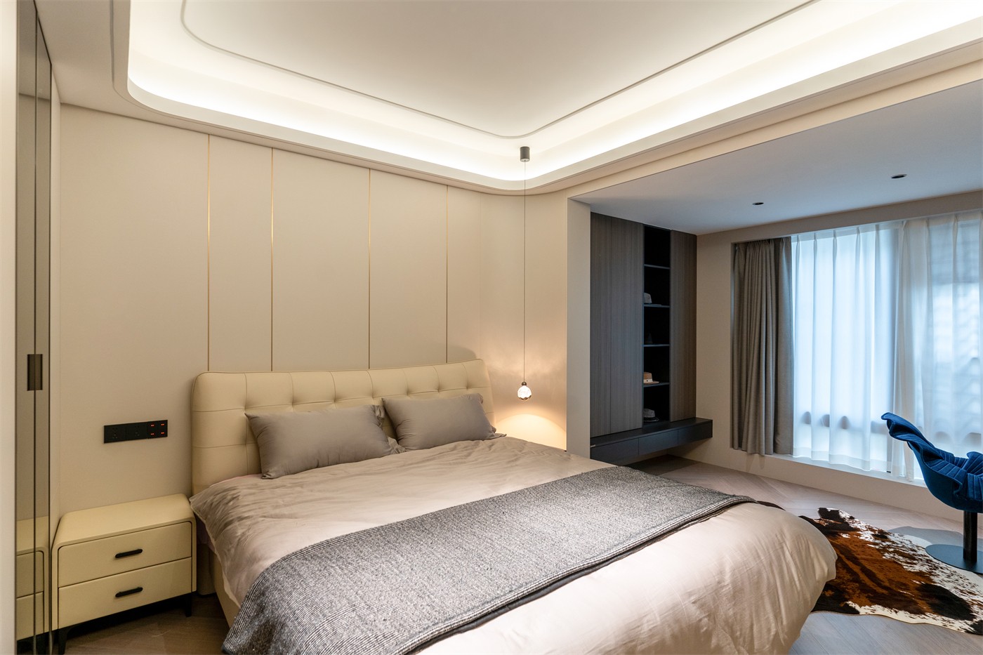 保利冠江墅143平意式轻奢卧室装修完工实景图