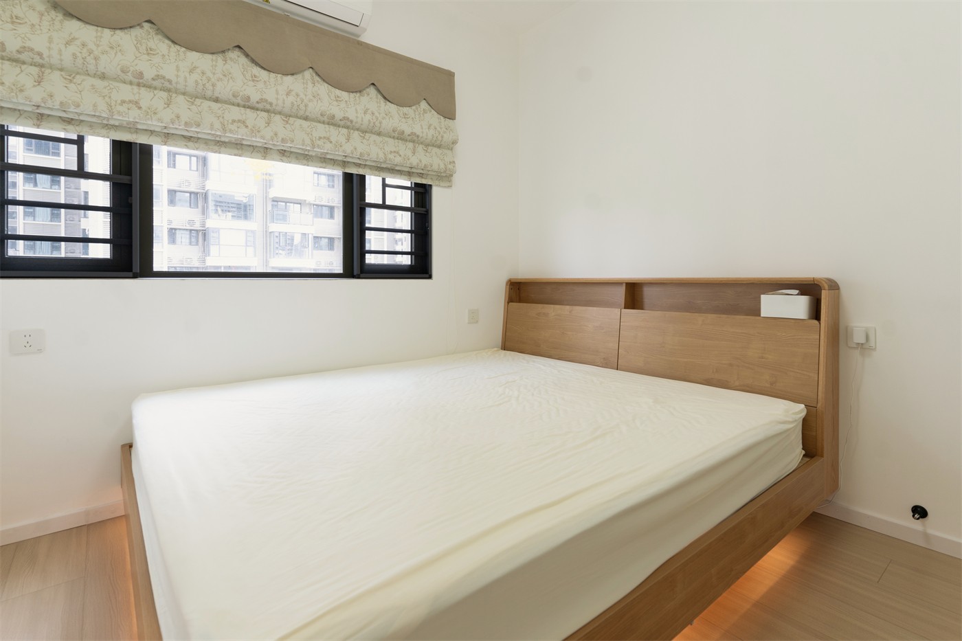 保利领秀广场75平奶油风卧室装修实景图