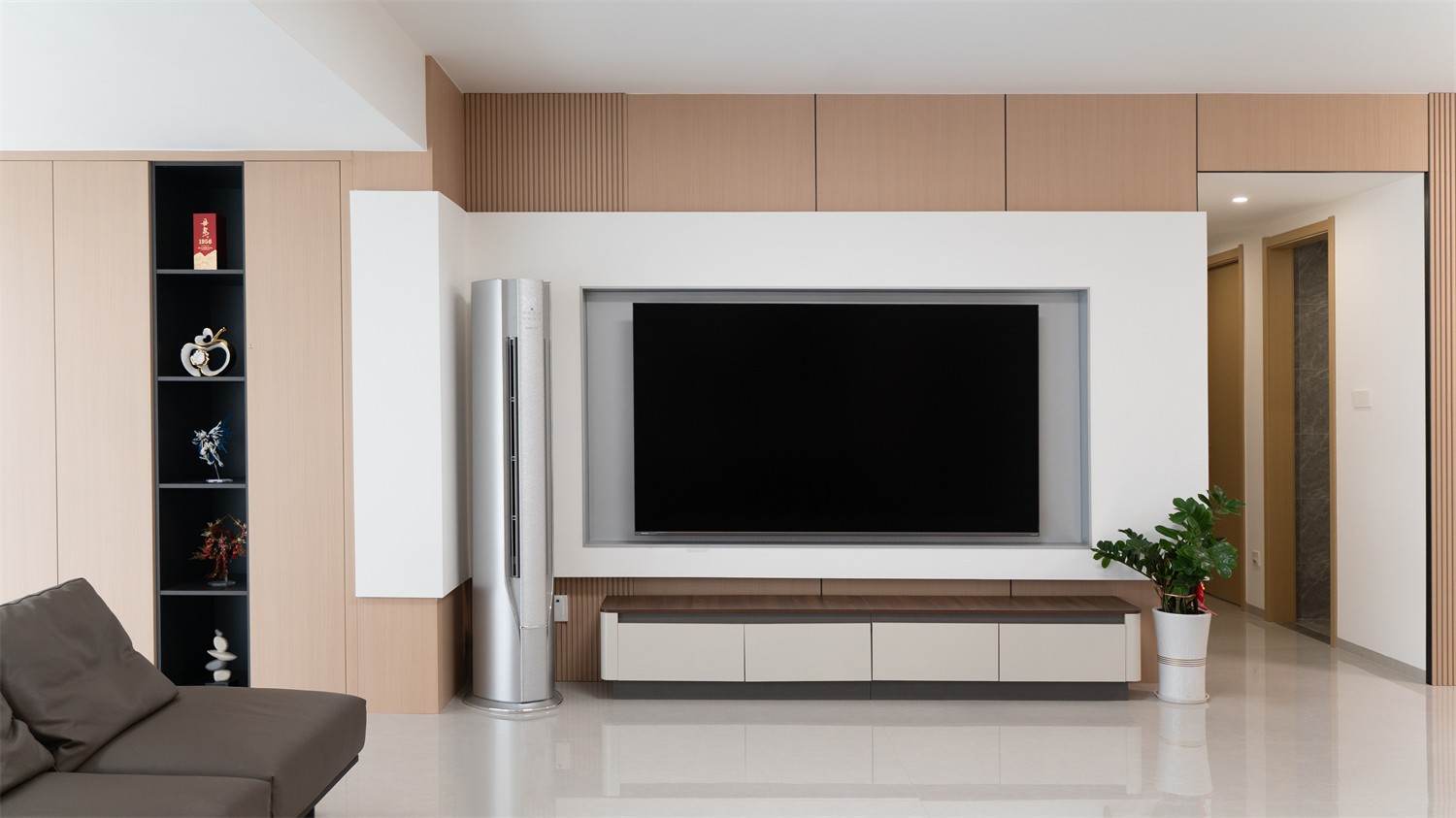 上水湾155平现代风格客厅装修实景图