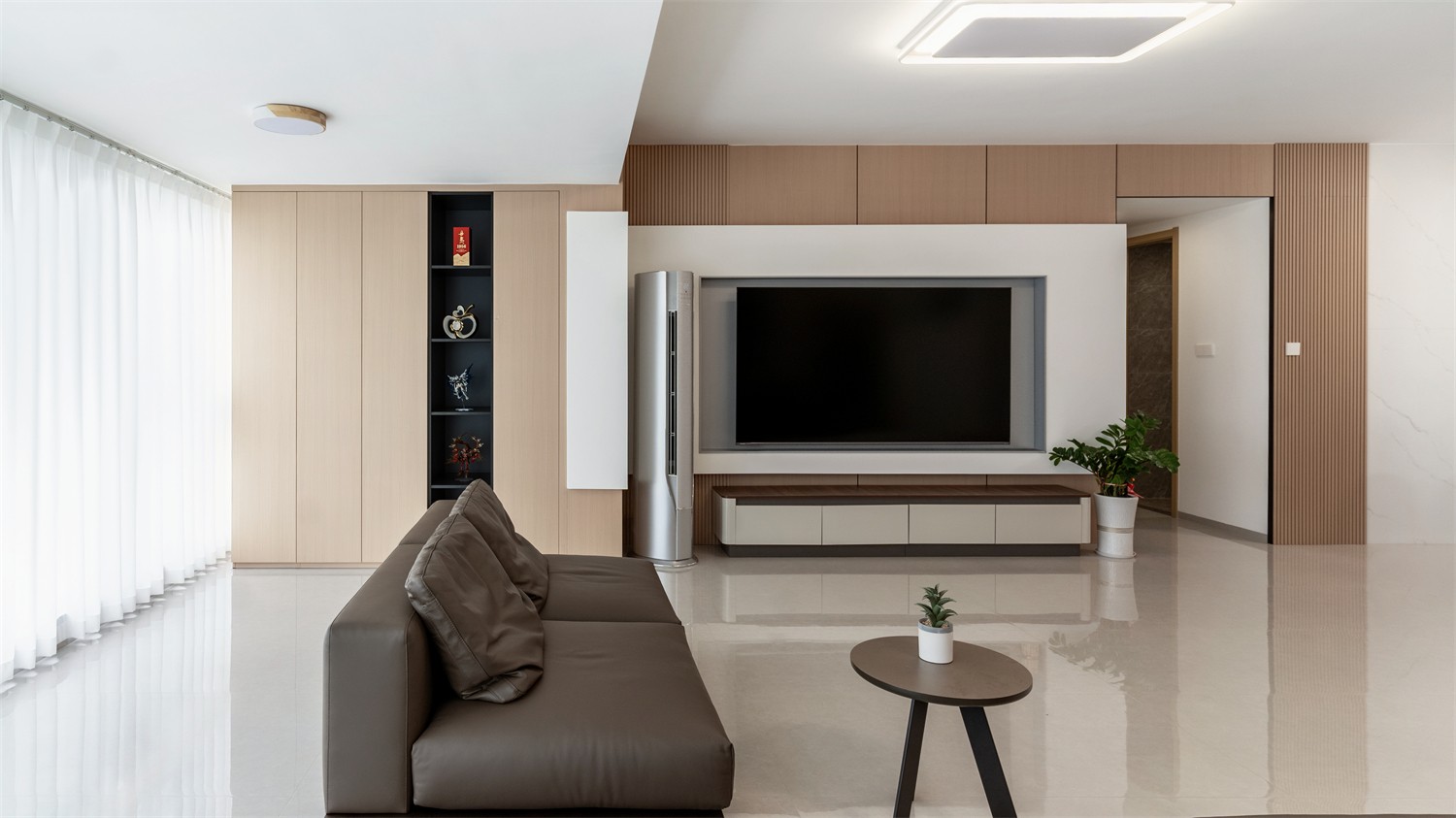 上水湾155平现代风格客厅装修实景图