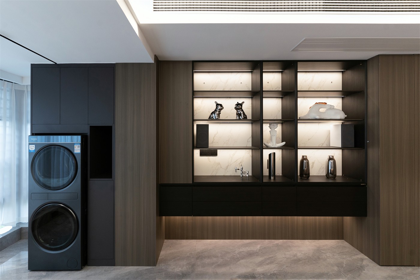 保利冠江墅143平意式轻奢阳台装修完工实景图