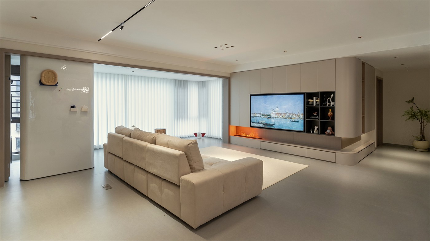 保利天悦台143平现代风格客厅装修实景图