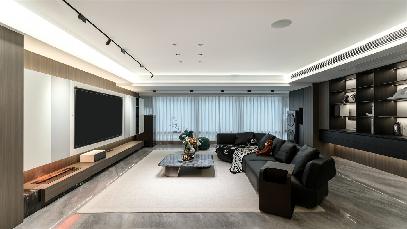 保利冠江墅143平意式轻奢客厅装修完工实景图