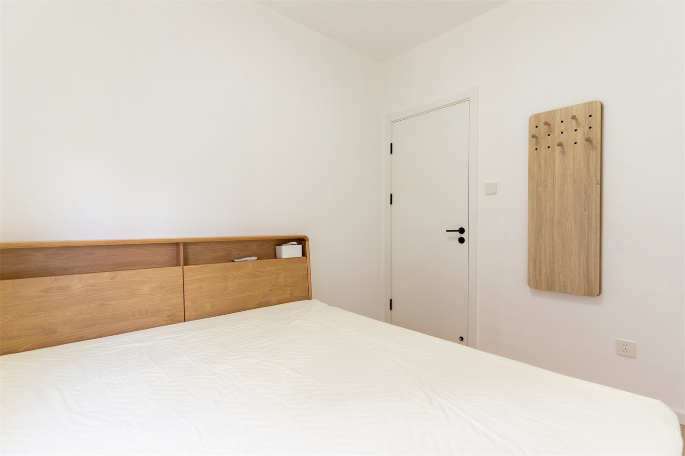 保利领秀广场75平奶油风卧室装修实景图