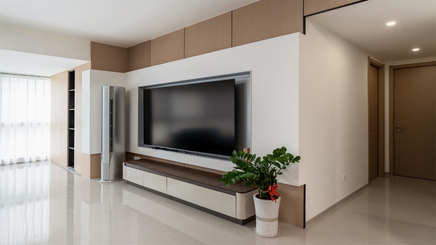 上水湾155平现代风格客厅装修实景图