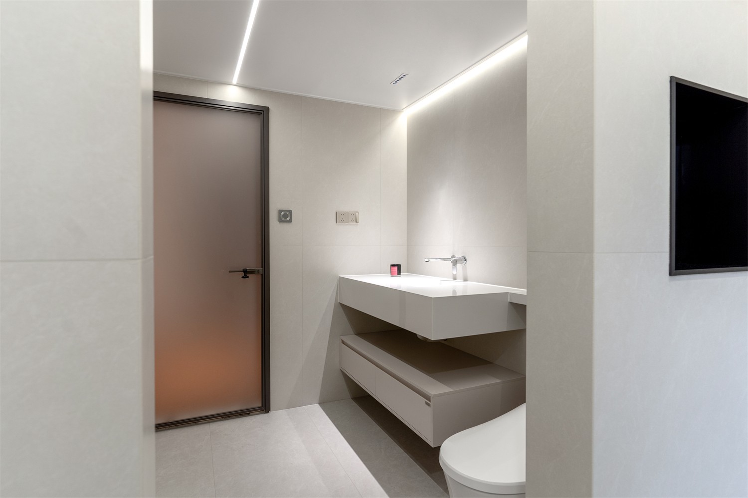 龙光玖珑湖271平现代风格卫生间装修实景图