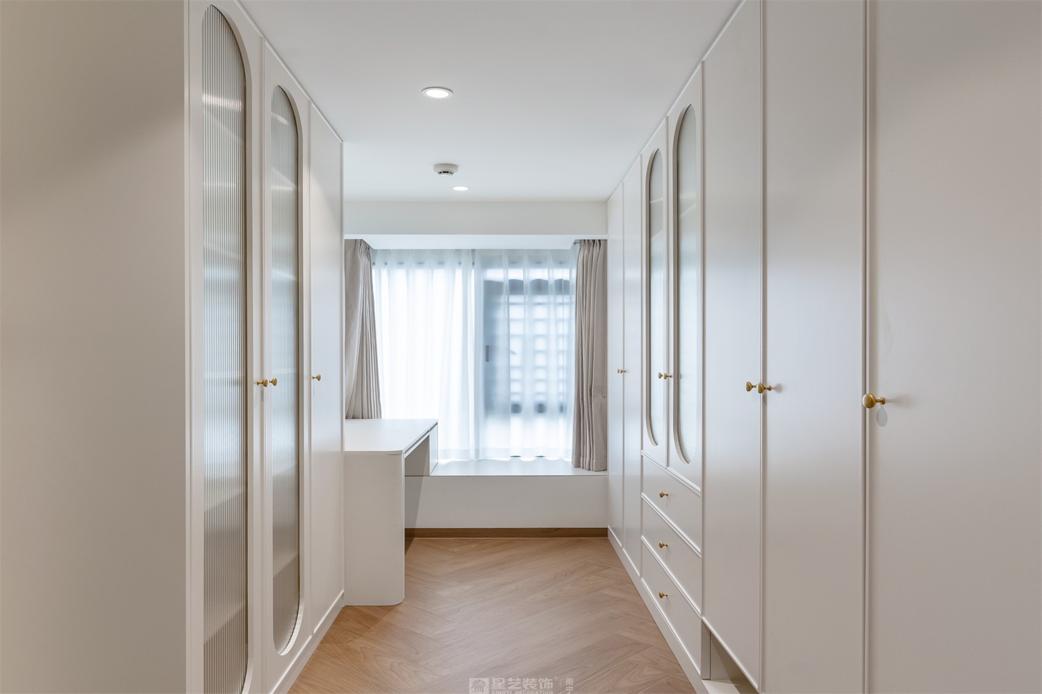 华润中山府113平法式中古衣帽间装修完工实景图