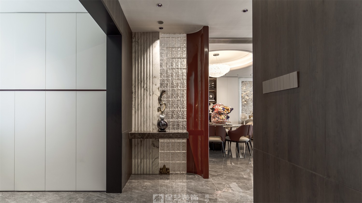 建发五象印月300平现代轻奢玄关装修效果图