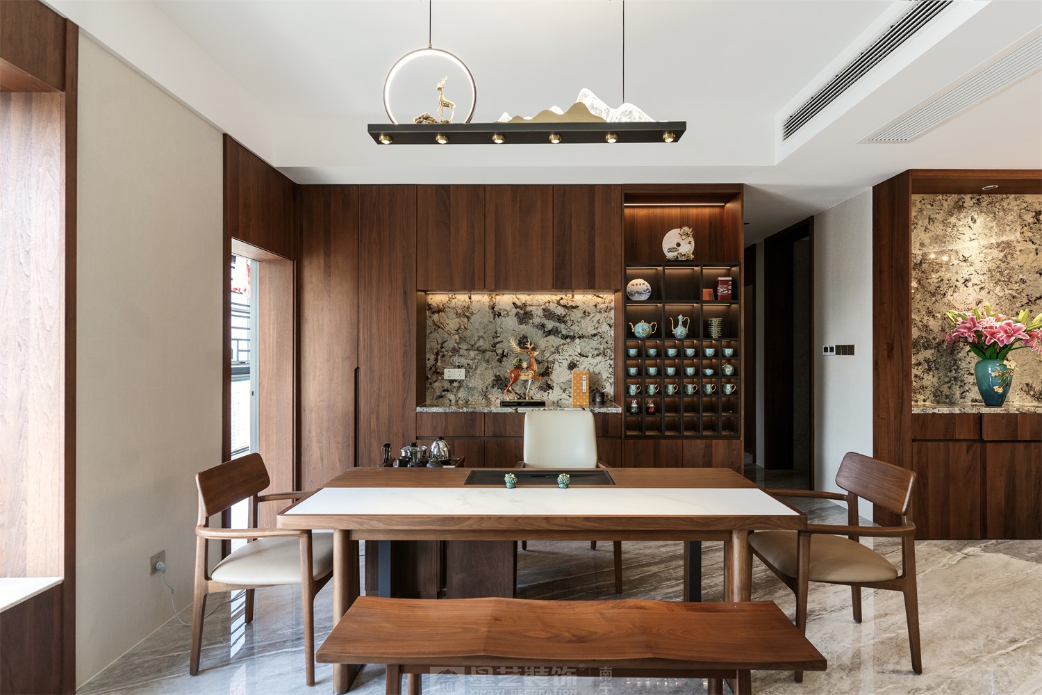 东方皇城260平简约中式客餐厅完工装修实景图