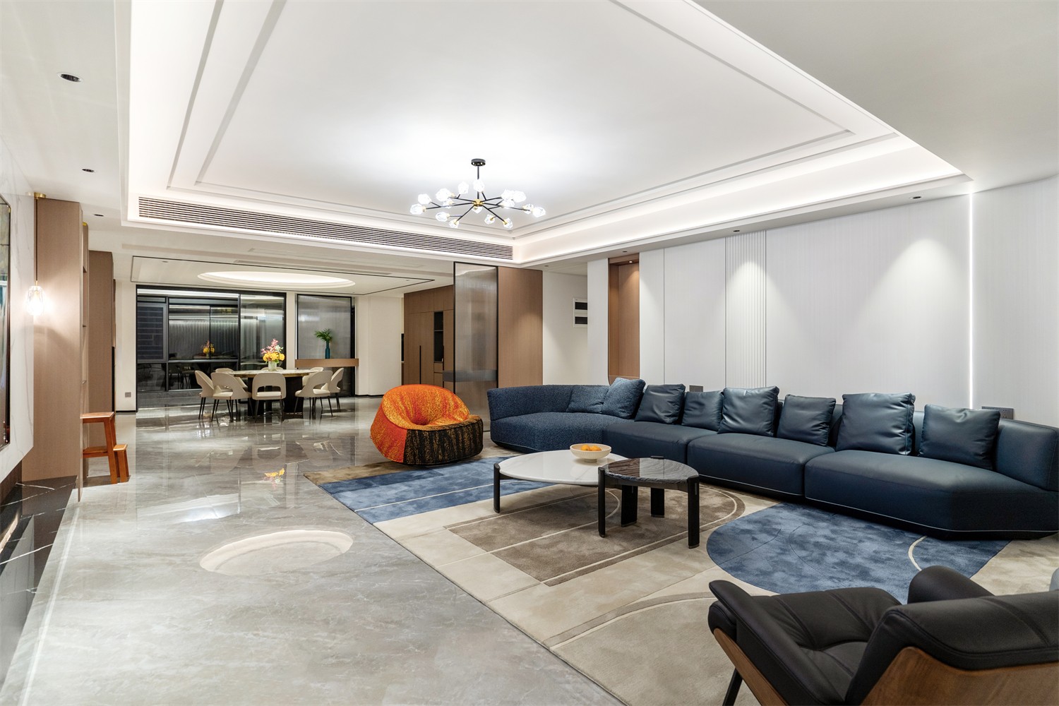 龙光玖珑湖271平现代风格客厅装修实景图