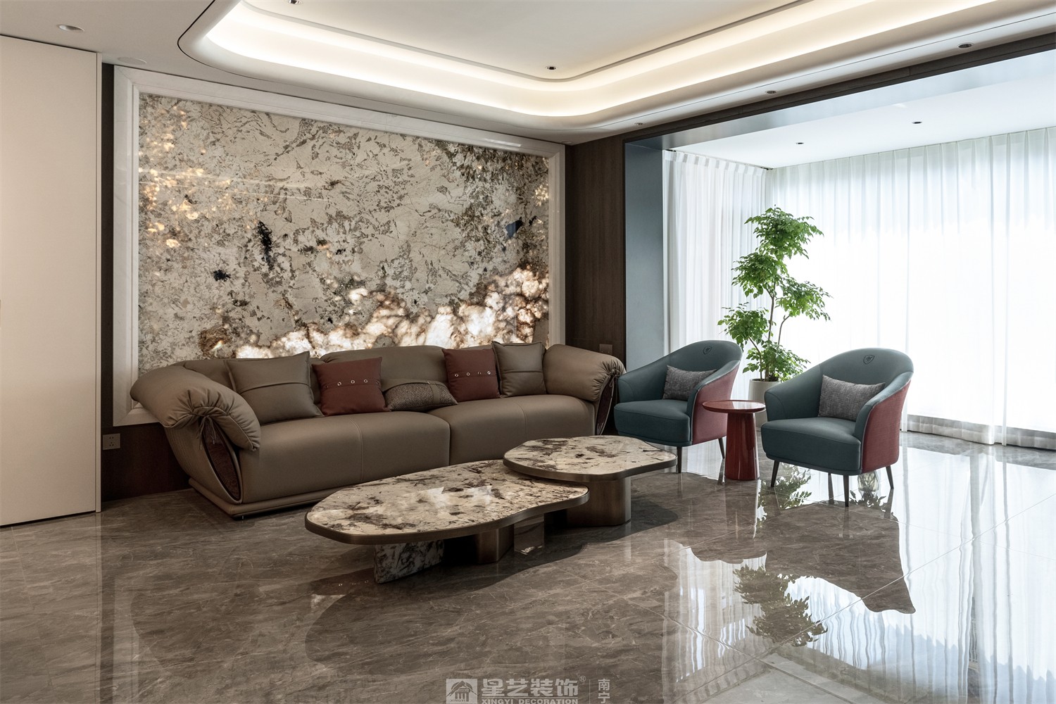 建发五象印月300平现代轻奢客厅装修效果图