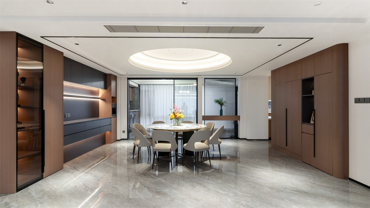 龙光玖珑湖271平现代风格餐厅装修实景图