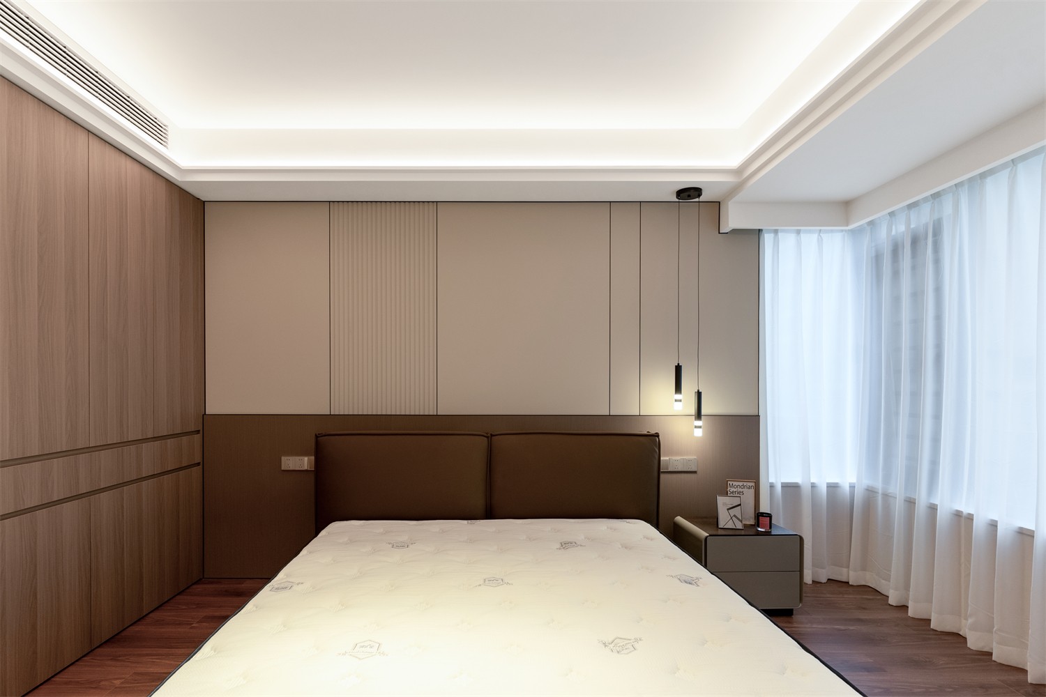 龙光玖珑湖271平现代风格卧室装修实景图