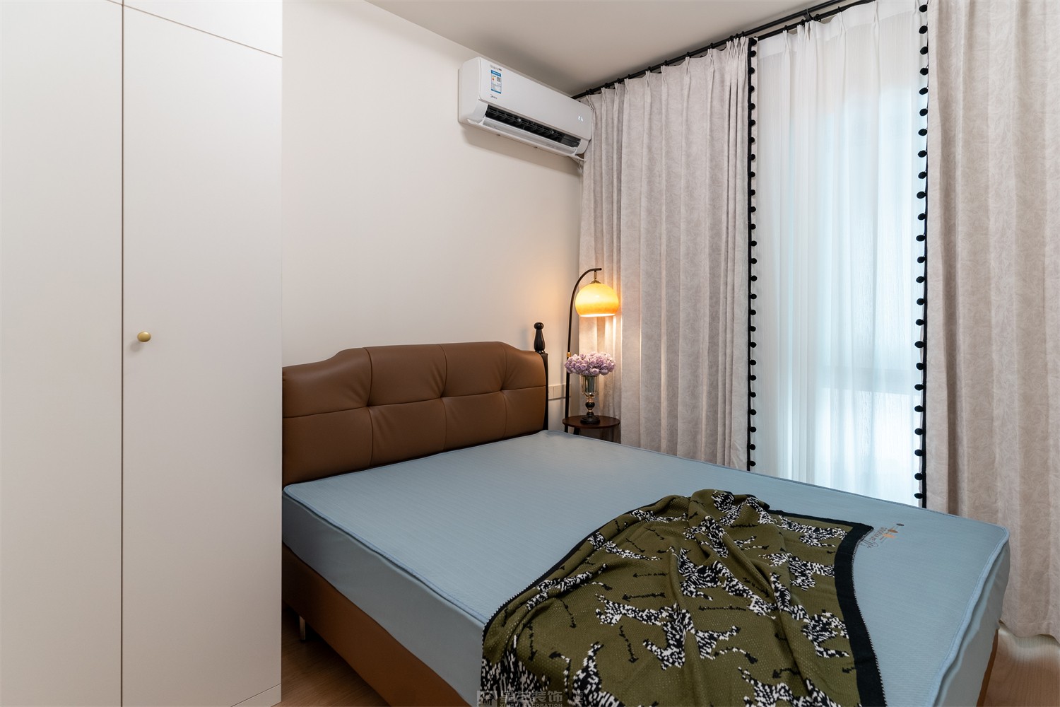 东方尊府118平中古风卧室装修完工实景图