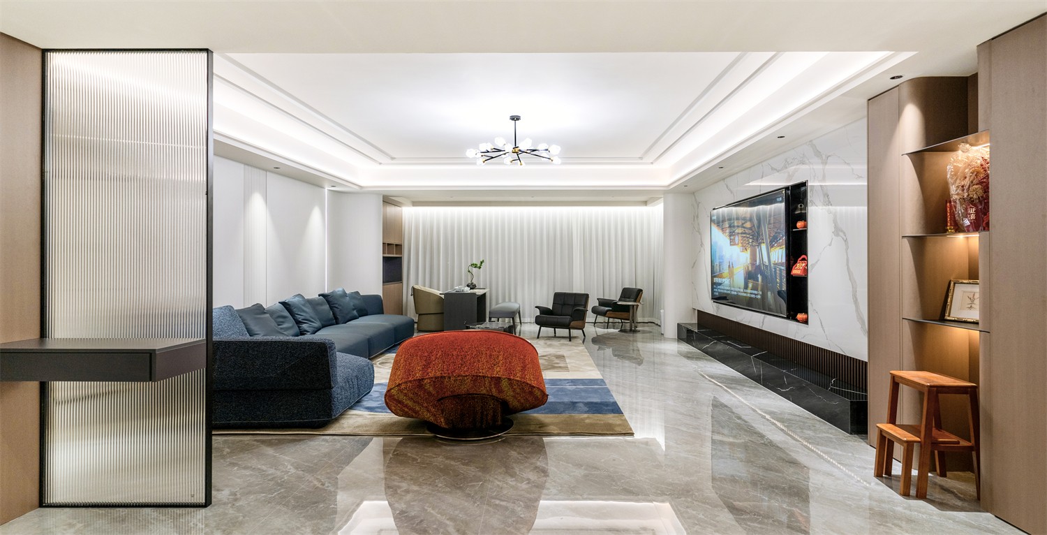 龙光玖珑湖271平现代风格客厅装修实景图