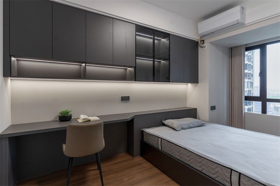 东方尊府117平现代风格卧室装修完工实景图